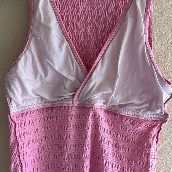 Mossimo Pink Smocked Tank Top Crossover V Neck size M - Picture 5 of 7